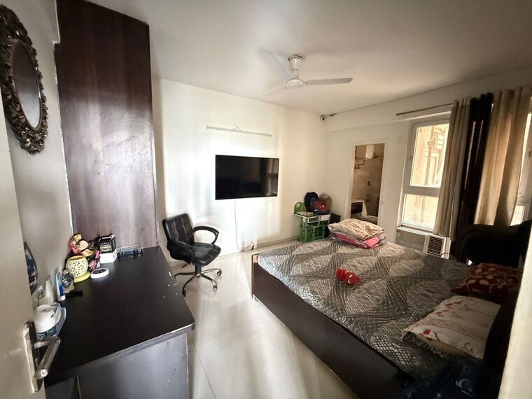Living Room, tulip-violet 3 Bedroom 1578 Sq.Ft. Apartment In Sector 69 Gurgaon 10345403