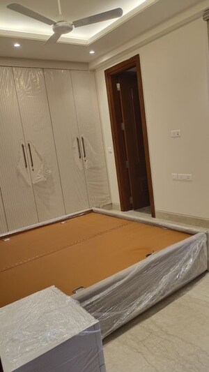 Furnished Amenities in 3 BHK Builder Floor at New Rajinder Nagar – for Rent