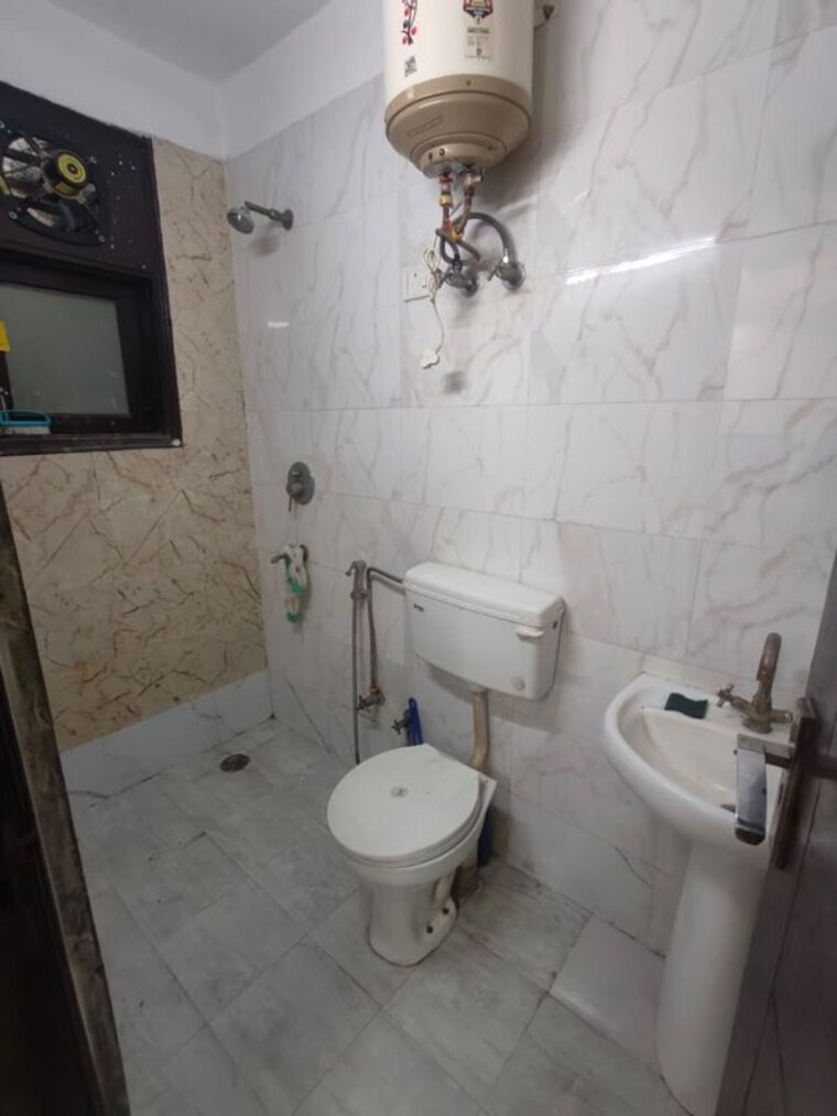 Bathroom, neb sarai 2 Bedroom 450 Sq.Ft. Builder Floor In Neb Sarai Delhi 10345469