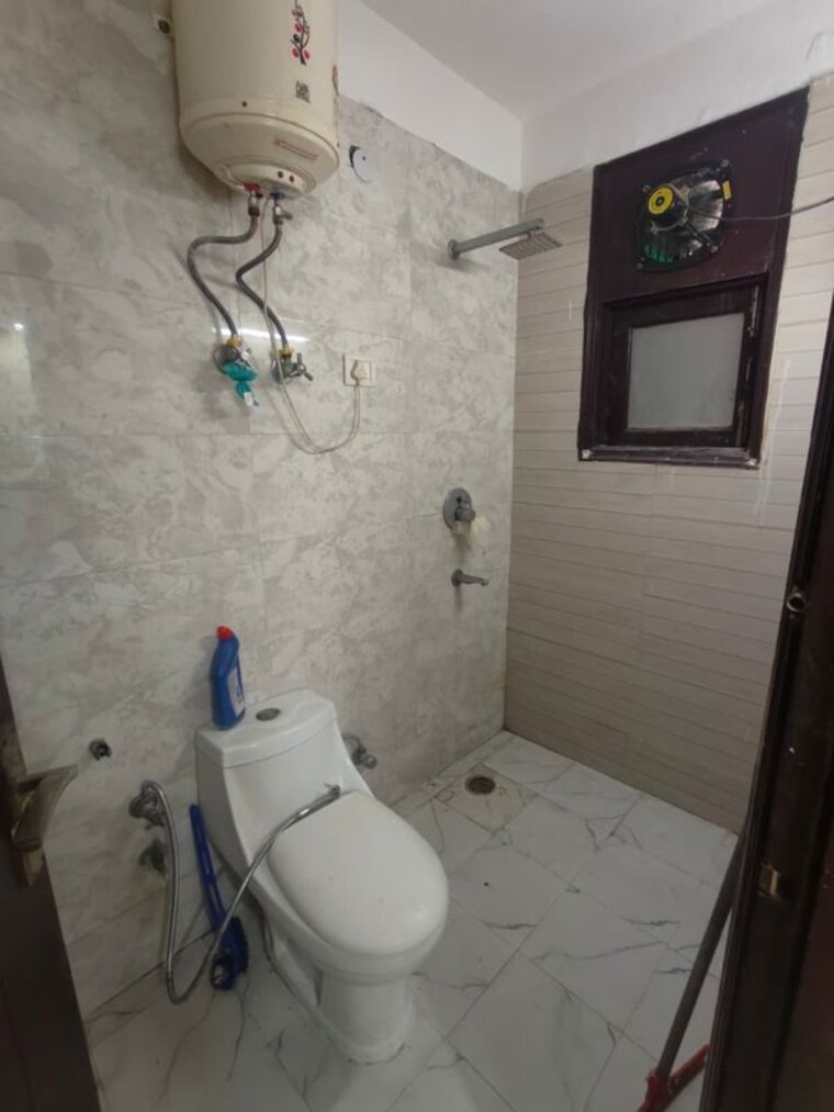 Bathroom, neb sarai 2 Bedroom 450 Sq.Ft. Builder Floor In Neb Sarai Delhi 10345469