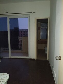 2 BHK Apartment For Rent in Mahagun Mywoods