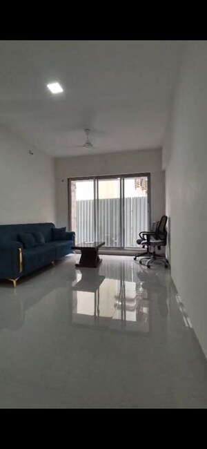2 BHK Apartment For Rent in Shiv Pearl Gardens, Malad West