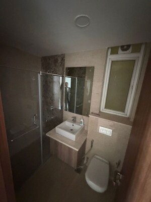 Bathroom in 2 BHK Builder Floor at Ansal Plaza Gurgaon, Palam Vihar – for Rent