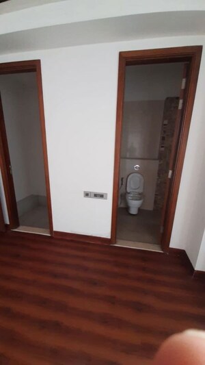 Room in 3 BHK Apartment at Omkar Alta Monte, Malad East – for Sale
