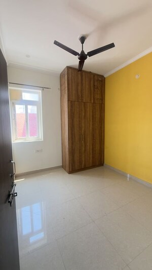 Room in 2 BHK Independent House at Alaknanda Apartment Gomti Nagar, Gomti Nagar – for Rent