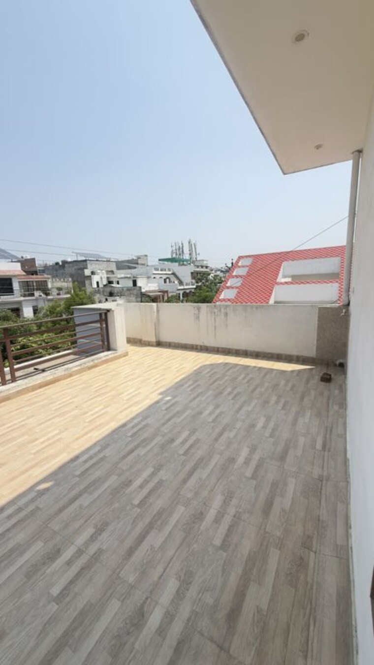 Balcony, alaknanda-apartment-gomti-nagar 2 Bedroom 32000 Sq.Ft. Independent House In Gomti Nagar Lucknow 10345584