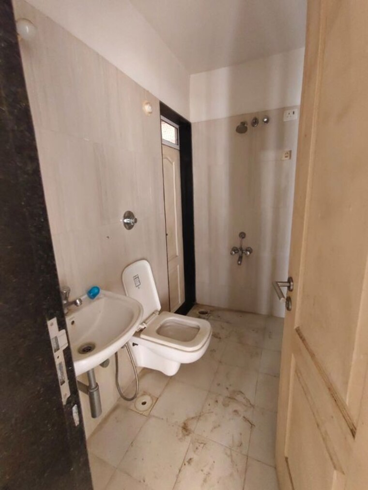 Bathroom, puranik-aarambh 1 Bedroom 400 Sq.Ft. Apartment In Ghodbunder Road Thane 10345602