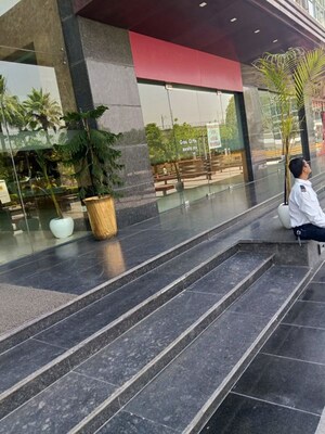  Shop For Rent in MGF Metropolis Mall, Mg Road