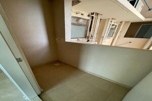 Room in 3 BHK Apartment at Runwal Bliss, Kanjurmarg East – for Rent
