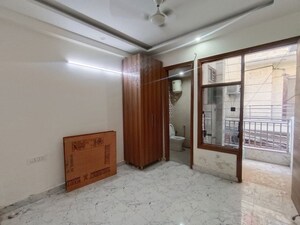 Room in 1 BHK Apartment at Chattarpur – for Rent