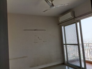 Room in 2 BHK Apartment at Mahagun My Woods, Sector 16c Greater Noida – for Rent
