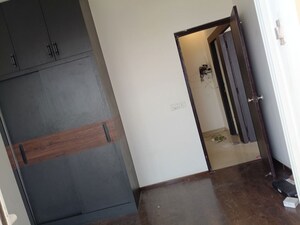 Room in 2 BHK Apartment at Mahagun My Woods, Sector 16c Greater Noida – for Rent