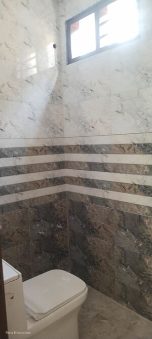 Plot Area in 2 BHK Apartment at Dharam Colony – for Rent
