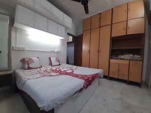 Bedroom in 3 BHK Apartment at Goregaon East – for Rent