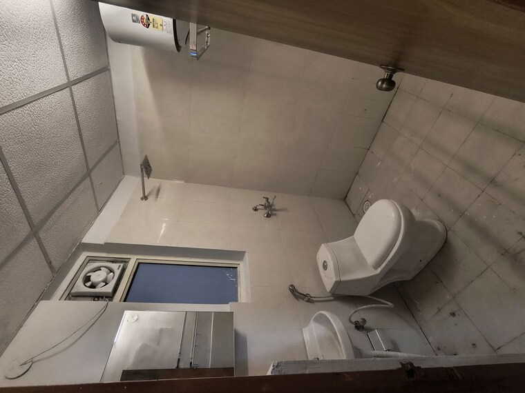 Bathroom, pyramid-midtown 2 Bedroom 1000 Sq.Ft. Apartment In Sector 59 Gurgaon 10345738