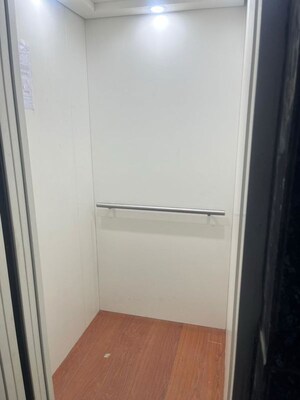 Room in 3 BHK Builder Floor at Malviya Nagar – for Rent
