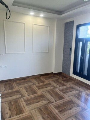 Room in 3 BHK Builder Floor at Malviya Nagar – for Rent