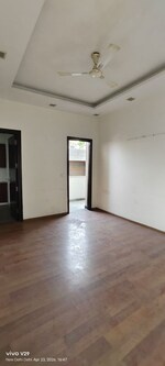 3 BHK + Pooja Room,Servant Room 2100 Sq.Ft. Builder Floor in Pamposh Enclave