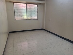 Room in 2 BHK Apartment at Adarsh Colony – for Rent