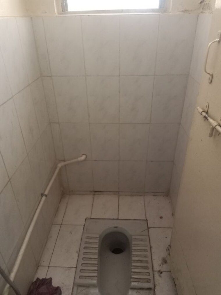 Bathroom, adarsh colony 2 Bedroom 1000 Sq.Ft. Apartment In Adarsh Colony Pune 10345790