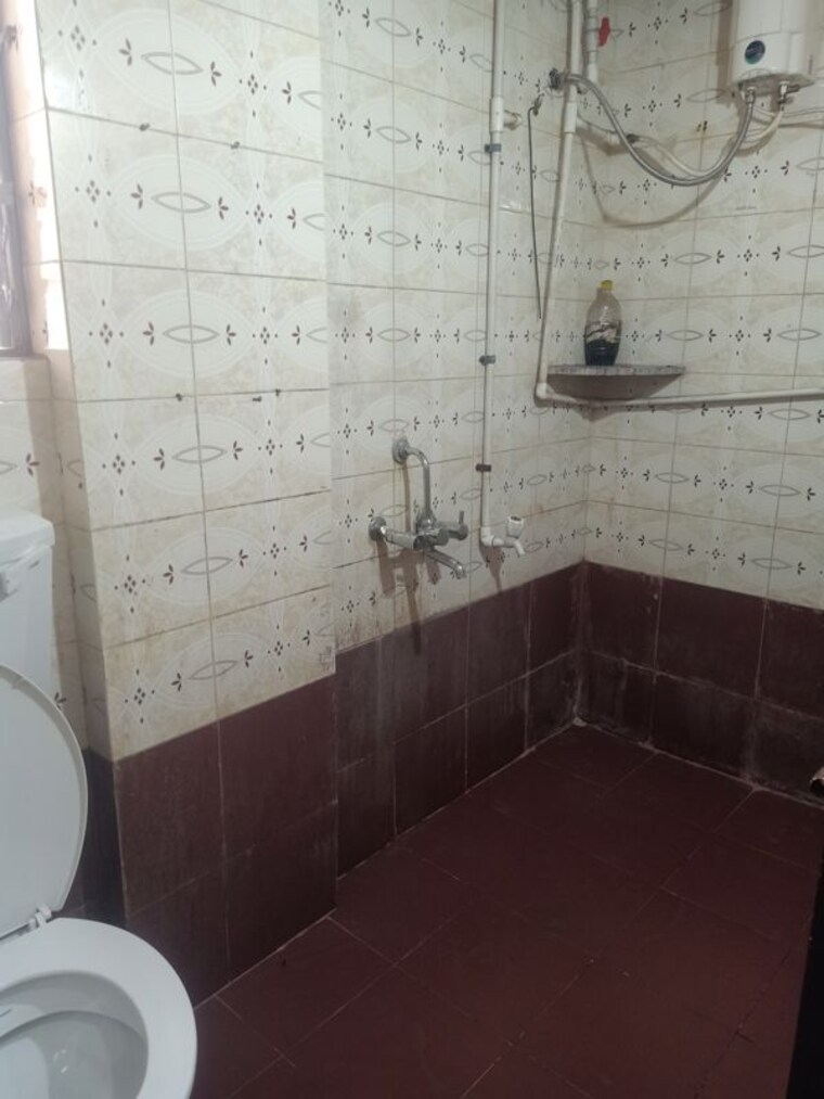Bathroom, adarsh colony 2 Bedroom 1000 Sq.Ft. Apartment In Adarsh Colony Pune 10345790