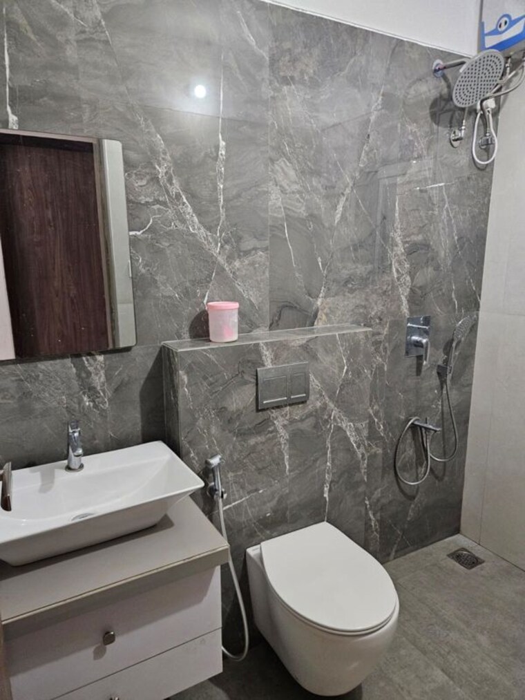 Bathroom, ekta-eminente-phase-ii 3 Bedroom 1450 Sq.Ft. Apartment In Khar West Mumbai 10345834
