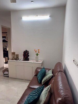 Furnished Amenities in 2 BHK Apartment at Sheth Vasant Oasis, Andheri East – for Rent
