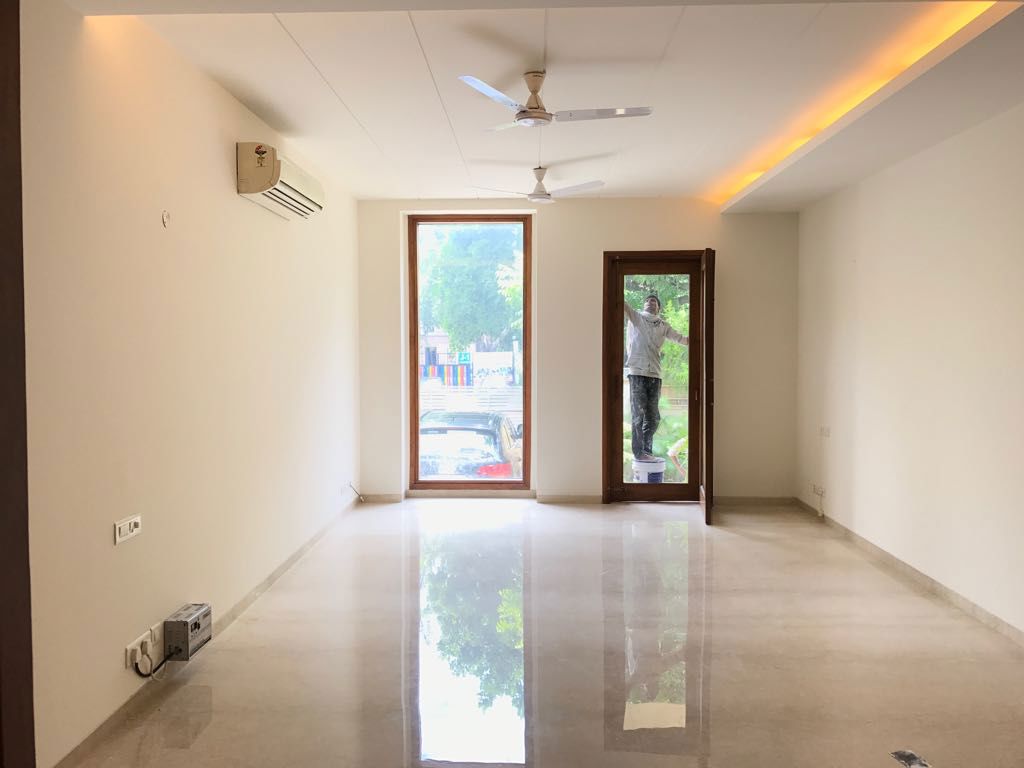 3 BHK + Extra Room Apartment For Rent in Defence Colony