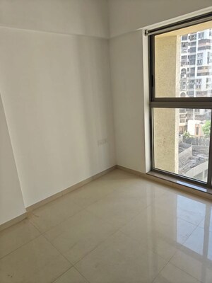Room in 1 BHK Apartment at Lodha Unica, Jogeshwari West – for Rent
