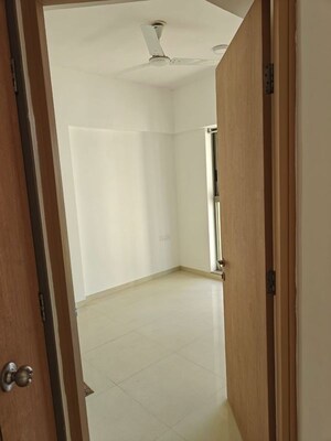 Room in 1 BHK Apartment at Lodha Unica, Jogeshwari West – for Rent