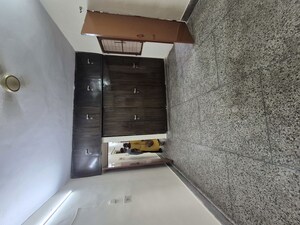 Furnished Amenities in 3 BHK Apartment at Mayur Vihar – for Rent
