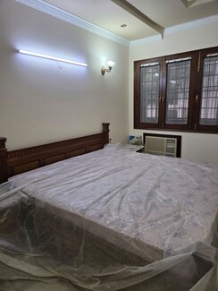 3 BHK + Pooja Room Builder Floor For Rent in Defence Colony