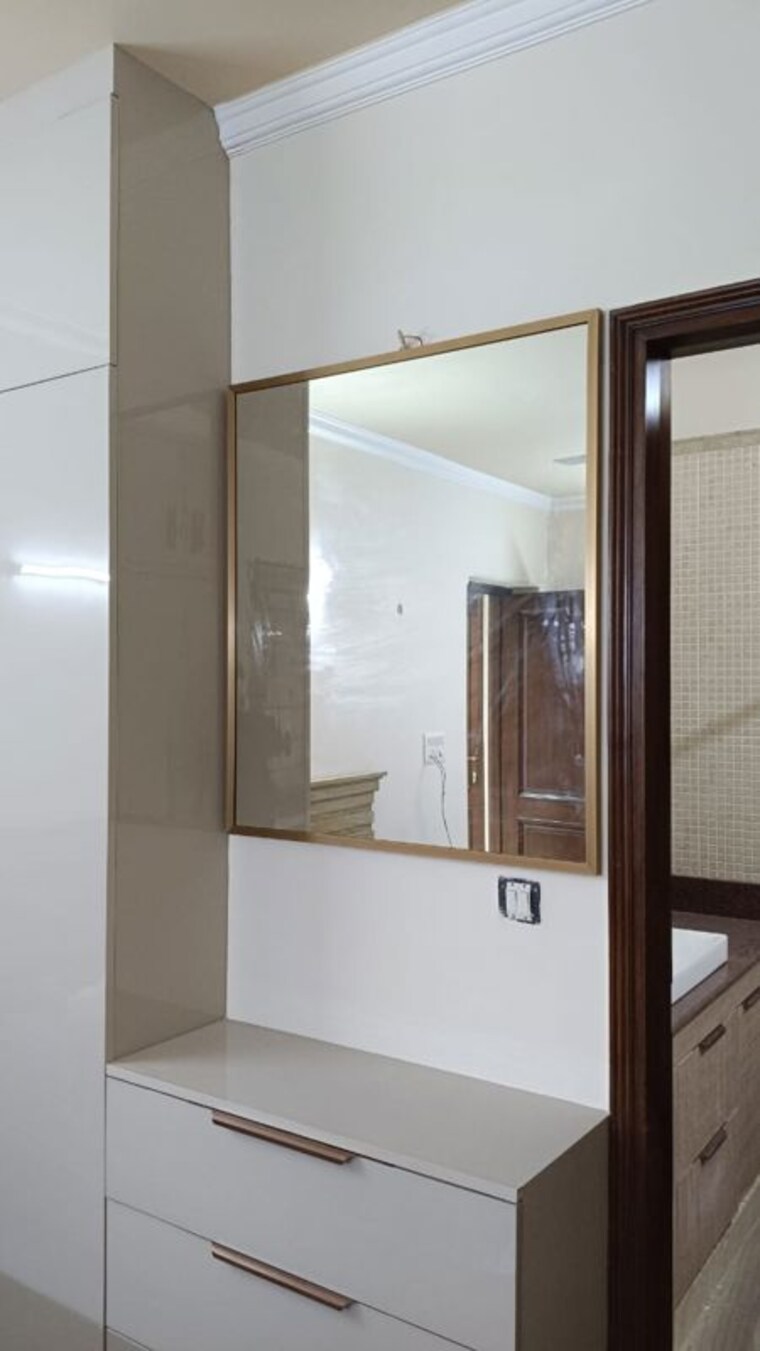 Bedroom, defence colony 3 Bedroom 2750 Sq.Ft. Builder Floor In Defence Colony Delhi 10345874