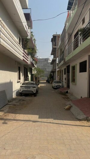 Parking in 2 BHK Independent House at Chinhat – for Rent