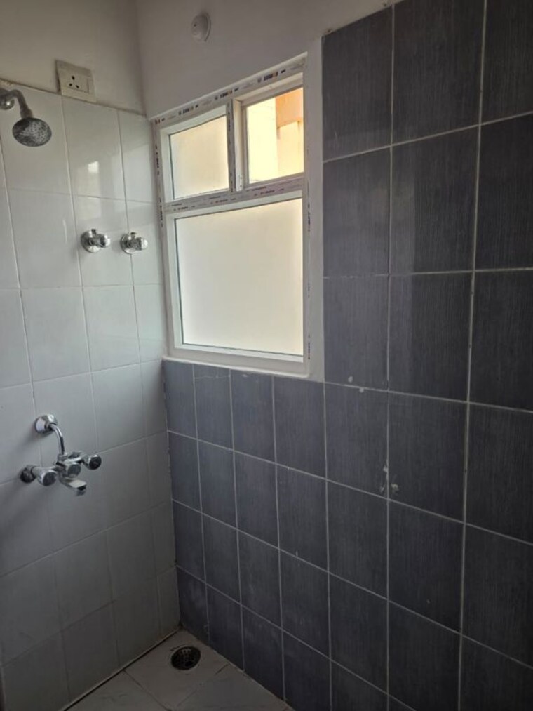 Bathroom, vanasthali-apartments 2 Bedroom 1500 Sq.Ft. Apartment In Gomti Nagar Lucknow 10345904