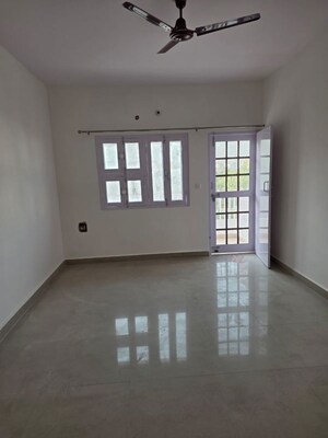 Room in 2 BHK Apartment at Vanasthali Apartments, Gomti Nagar – for Rent