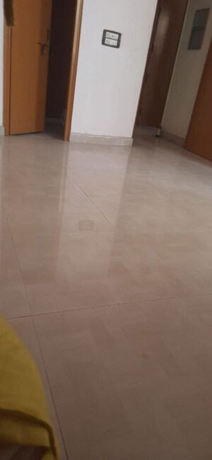 Room in 2 BHK Apartment at Vanasthali Apartments, Gomti Nagar – for Rent