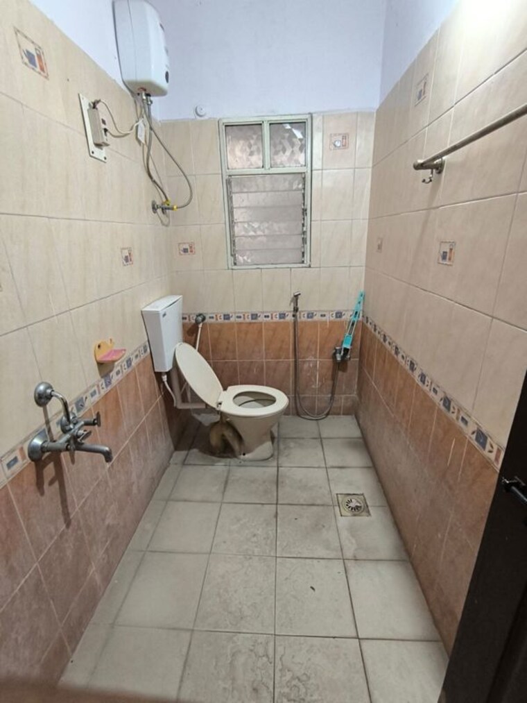 Bathroom, kundan-estates 3 Bedroom 1450 Sq.Ft. Apartment In Pimple Saudagar Pune 10345897