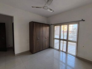 Room in 3 BHK Apartment at Kundan Estates, Pimple Saudagar – for Rent