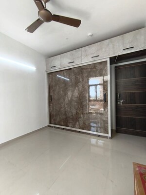 Room in 2 BHK Apartment at Pareena Om Apartments, Sector 112 – for Rent