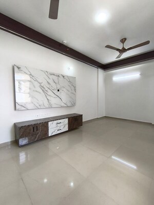 Room in 2 BHK Apartment at Pareena Om Apartments, Sector 112 – for Rent