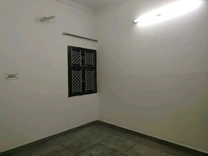 Room in 5 BHK Villa at Defence Colony – for Rent