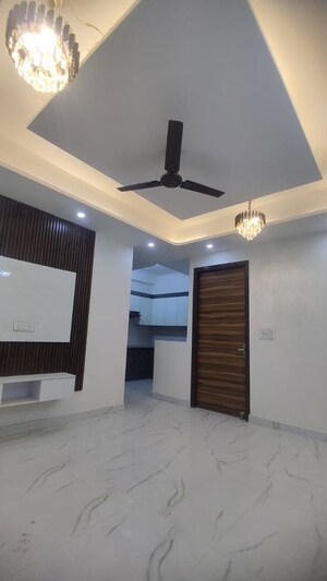 Room in 1 BHK Apartment at Sector 73 – for Sale