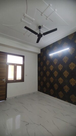 Room in 1 BHK Apartment at Sector 73 – for Sale