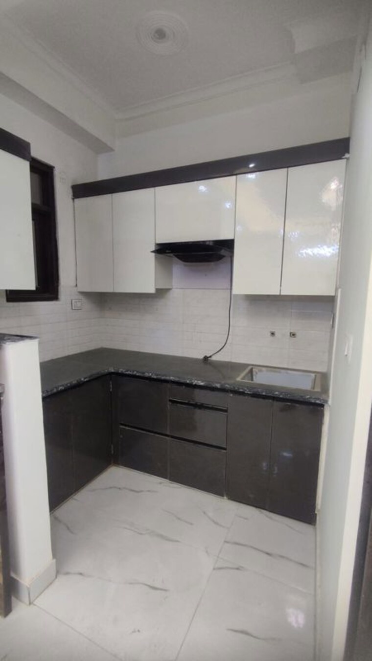 Kitchen, sector 73 1 Bedroom 650 Sq.Ft. Apartment In Sector 73 Noida 10346004