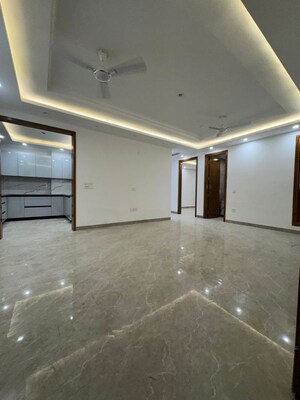 Room in 3 BHK Apartment at Chattarpur – for Rent