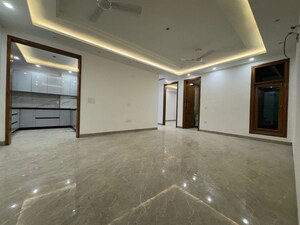Room in 3 BHK Apartment at Chattarpur – for Rent