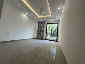 Room in 3 BHK Apartment at Chattarpur – for Rent