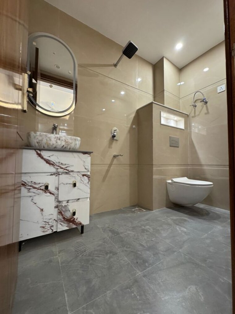 Bathroom, chattarpur 3 Bedroom 1450 Sq.Ft. Apartment In Chattarpur Delhi 10346018