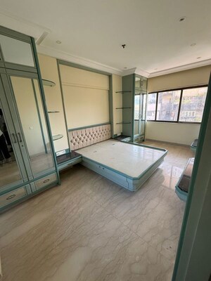 Room in 3 BHK Apartment at Sea Lord, Cuffe Parade – for Sale